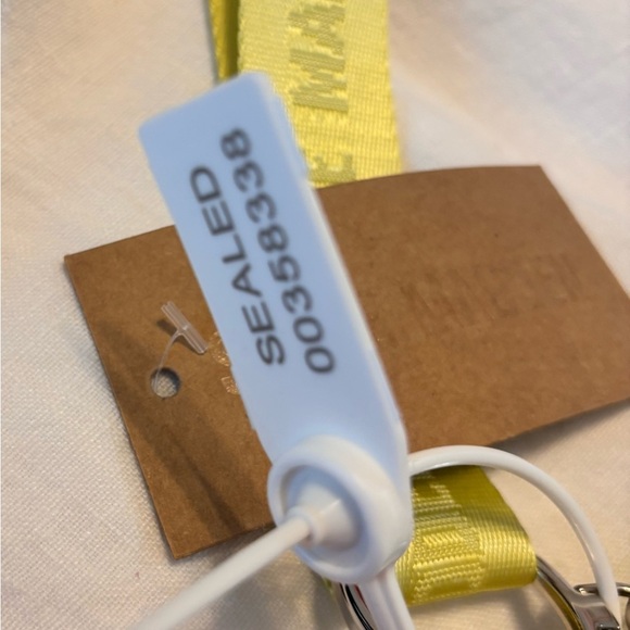 Steve Madden Lime Green Women's Wallet - Picture 5 of 9